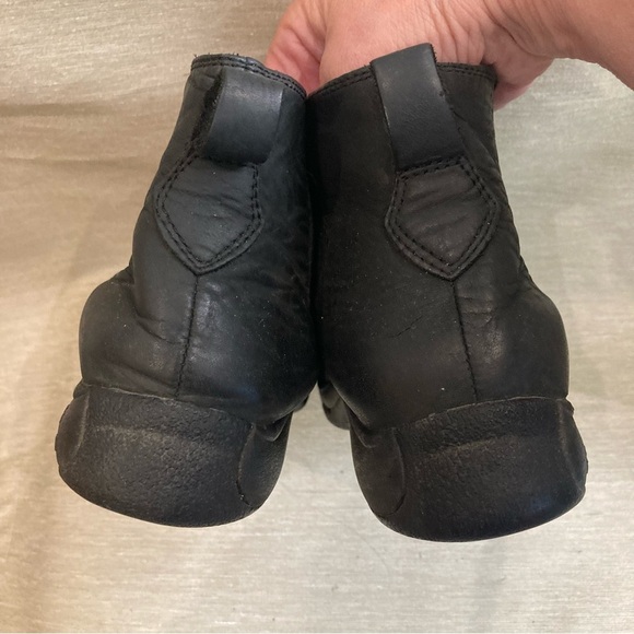 DANSKO Sz 40 Leather Chelsea Style  Pull On Comfort Ankle Booties - Picture 5 of 8